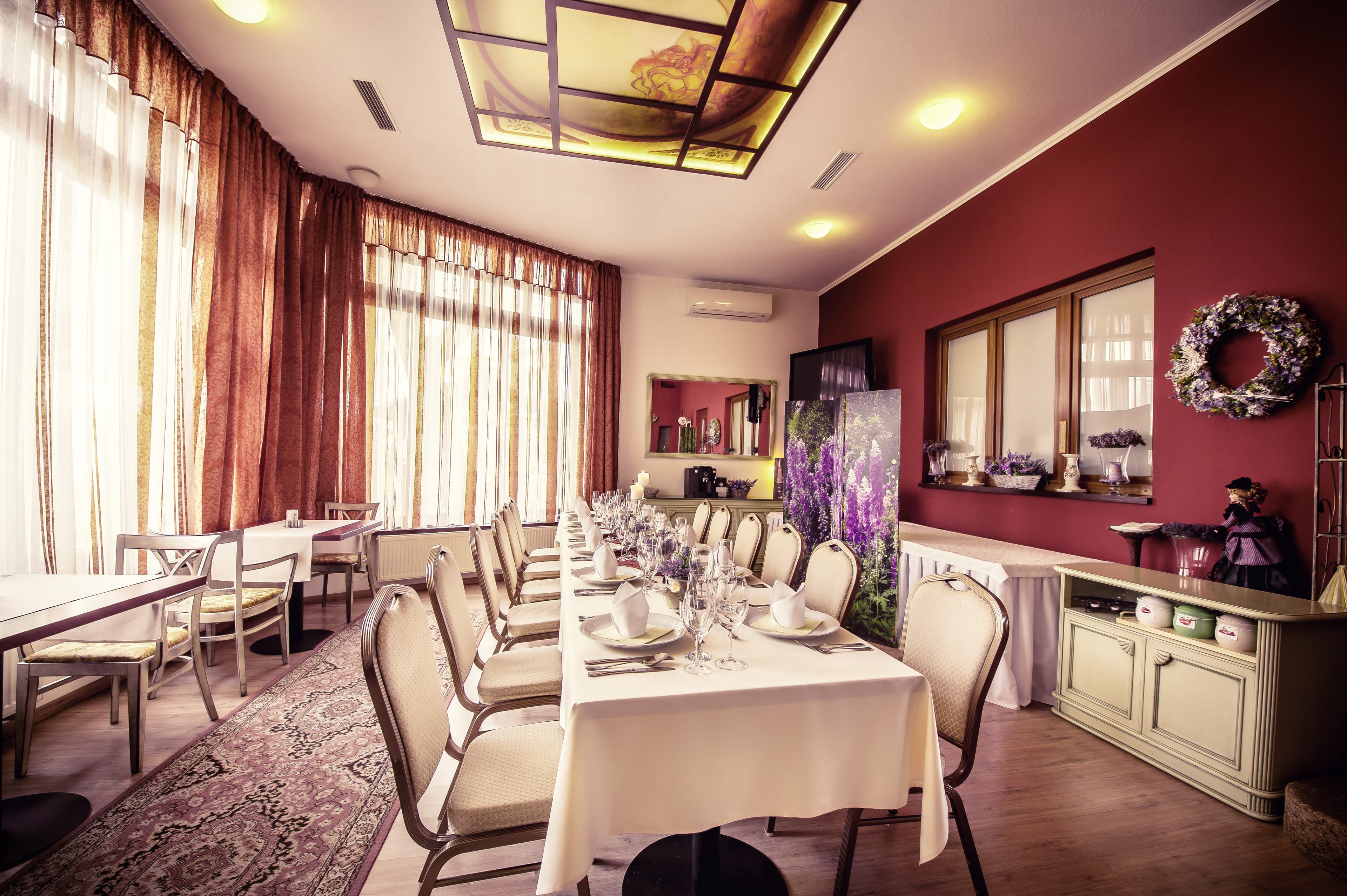 saloon ambiente photo 4