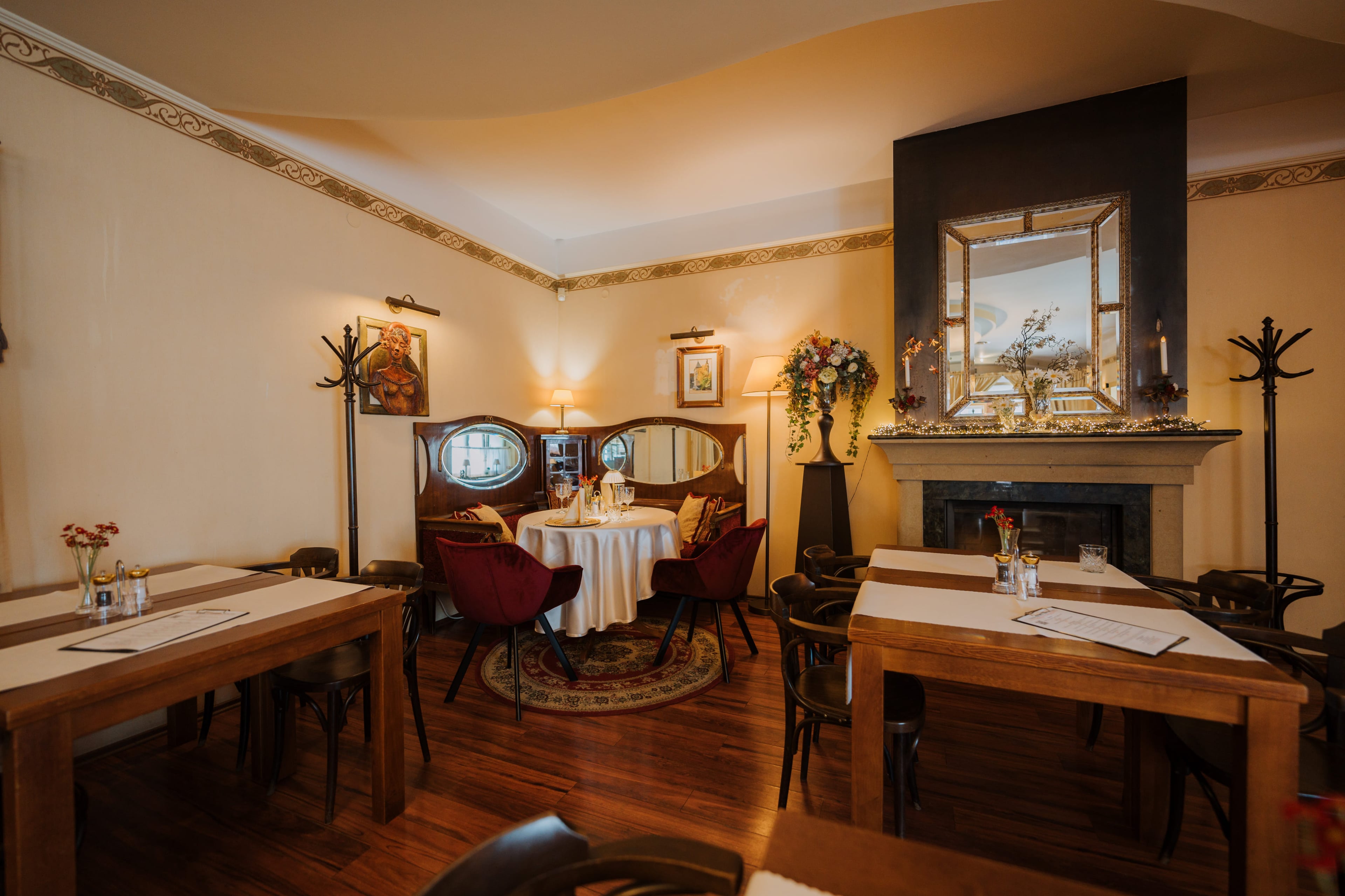 Restaurant hero banner