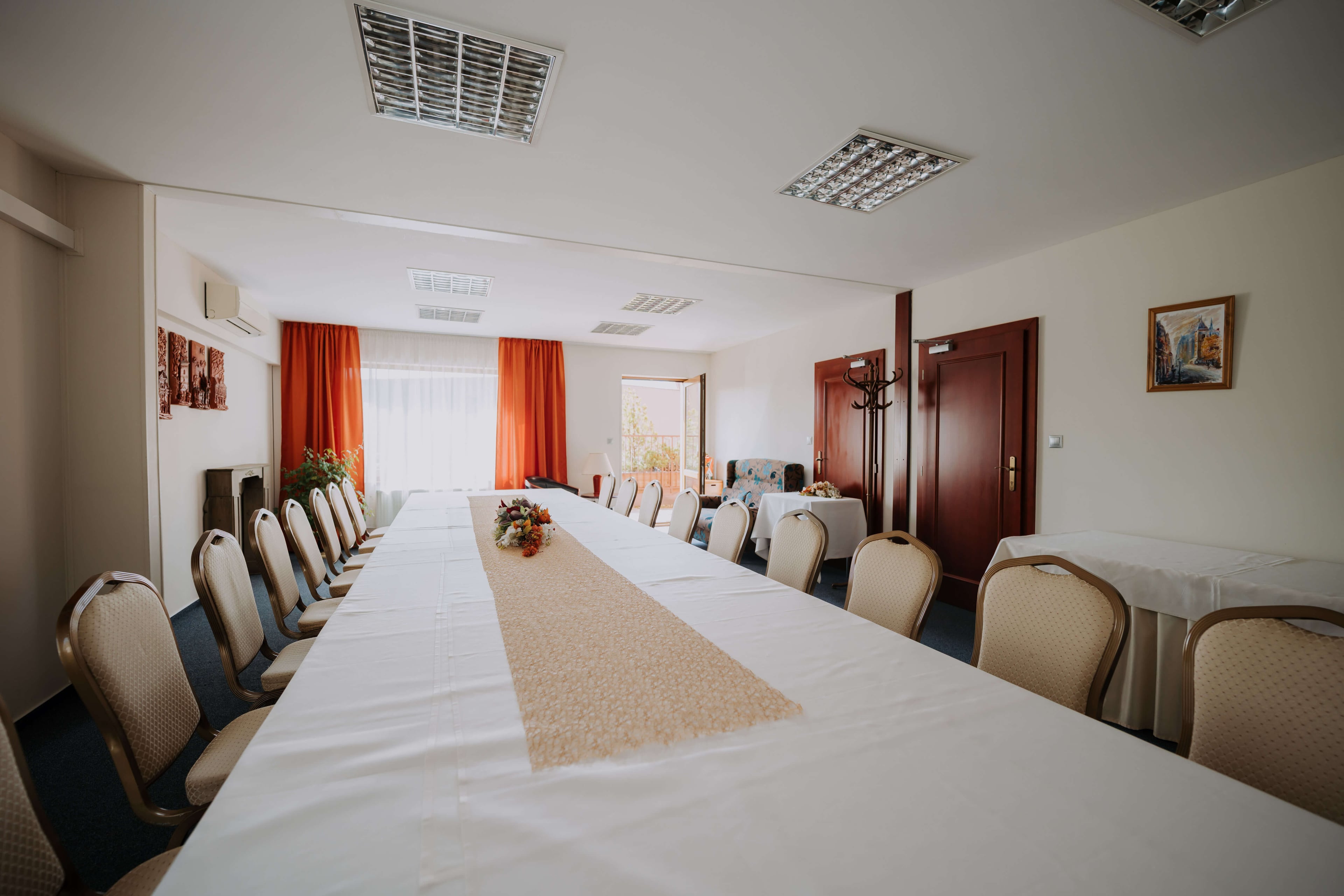 saloon rondo photo 3