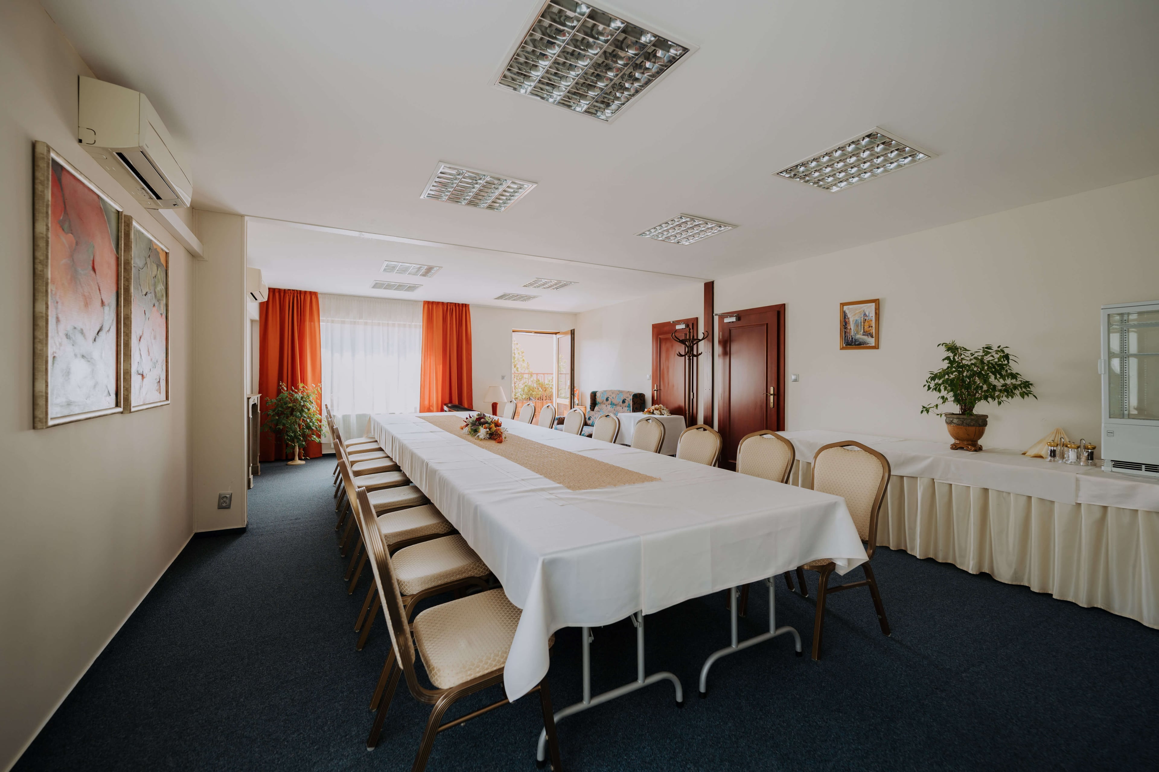 saloon rondo photo 4