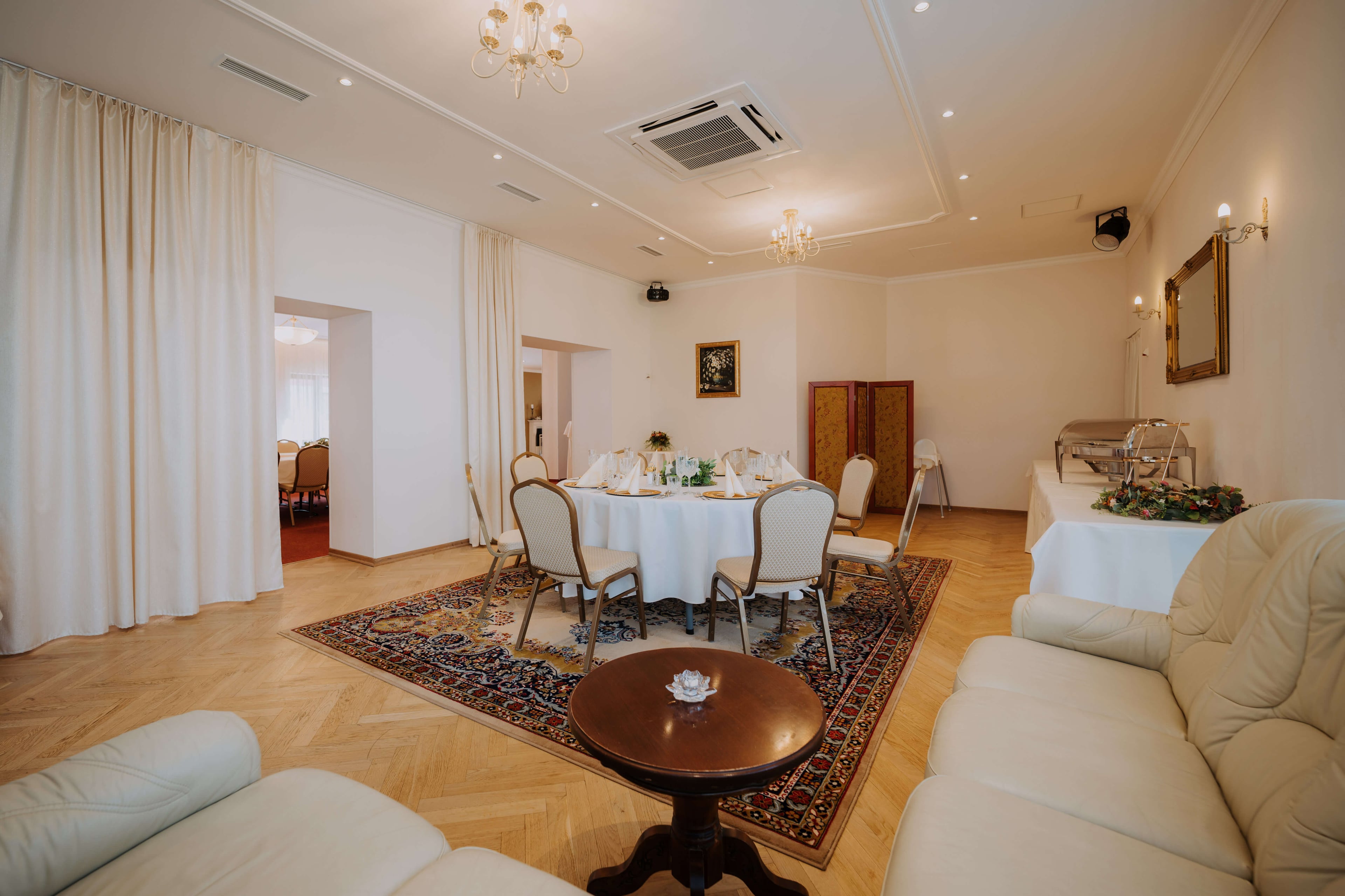 saloon serenada photo 2