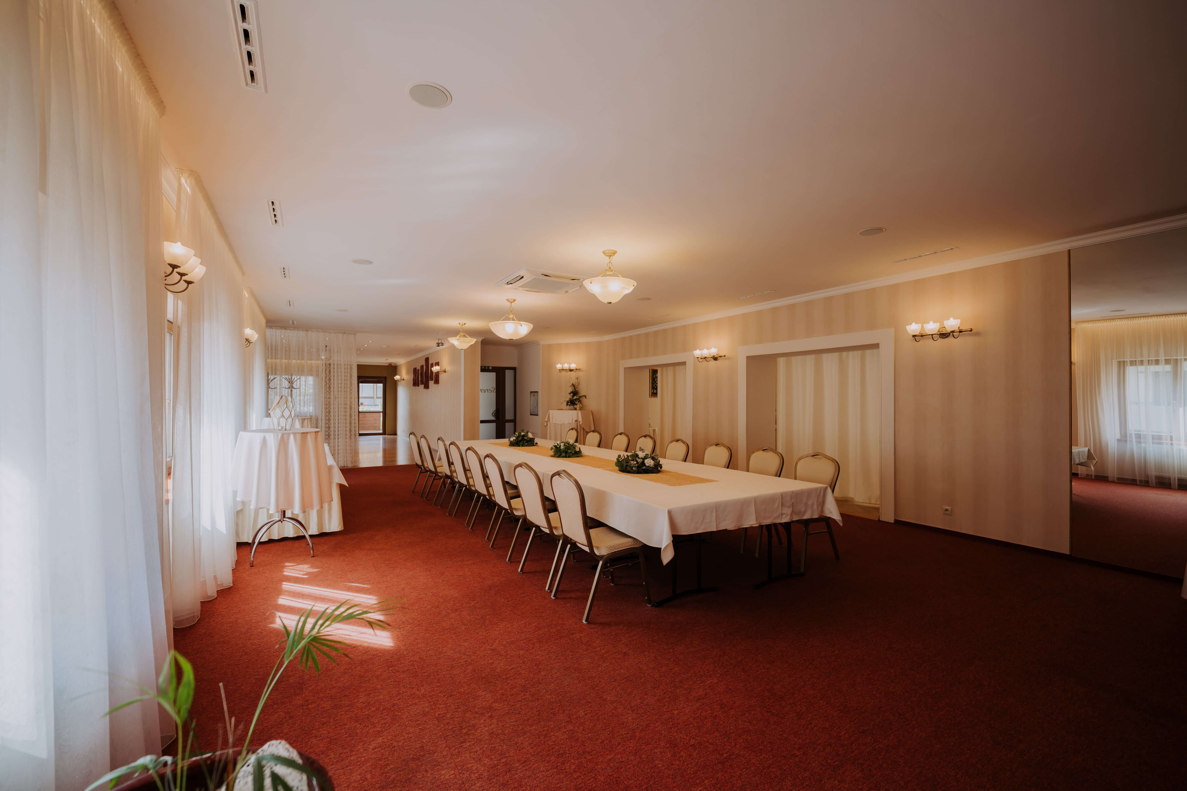 saloon serenada photo 6