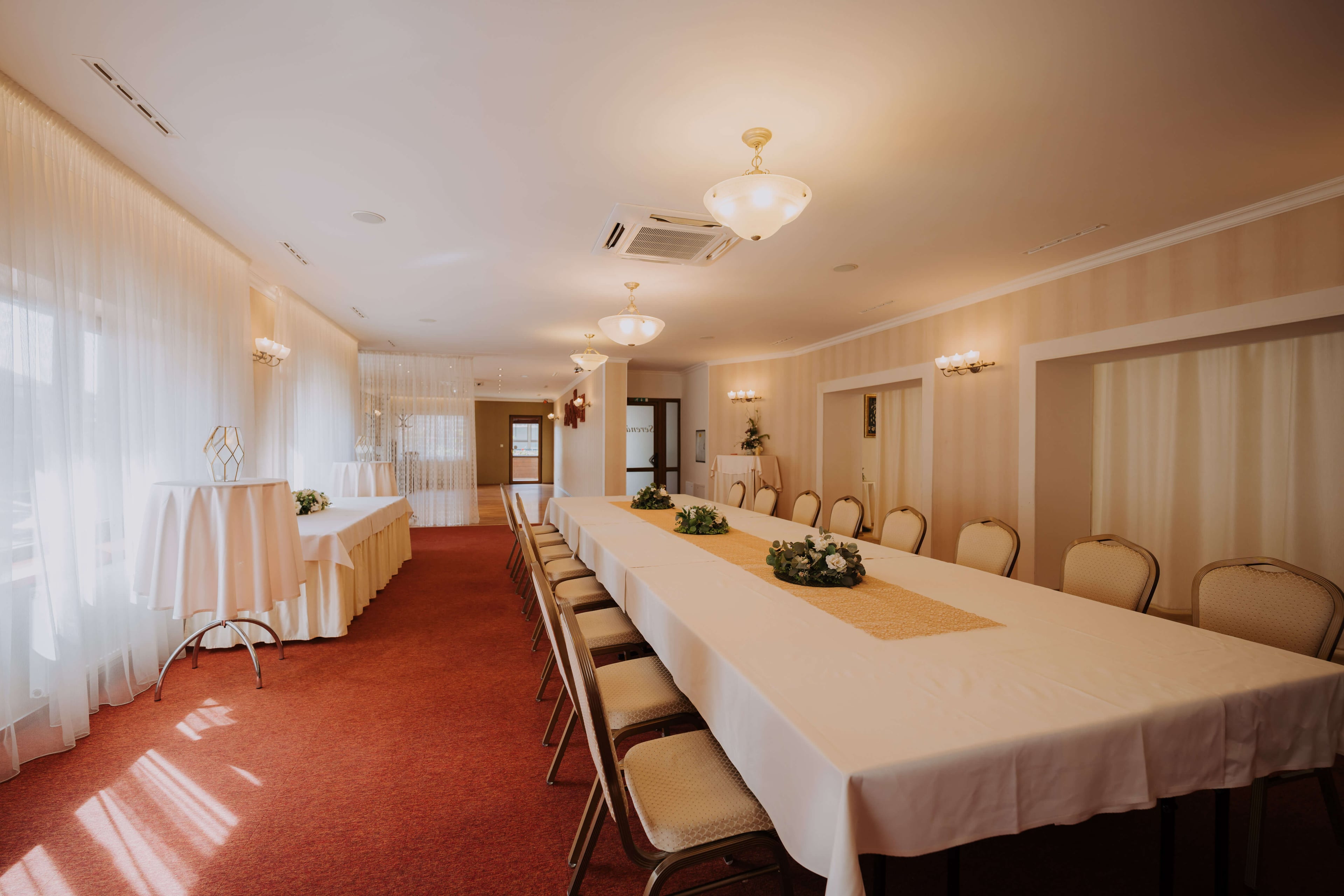 saloon serenada photo 8