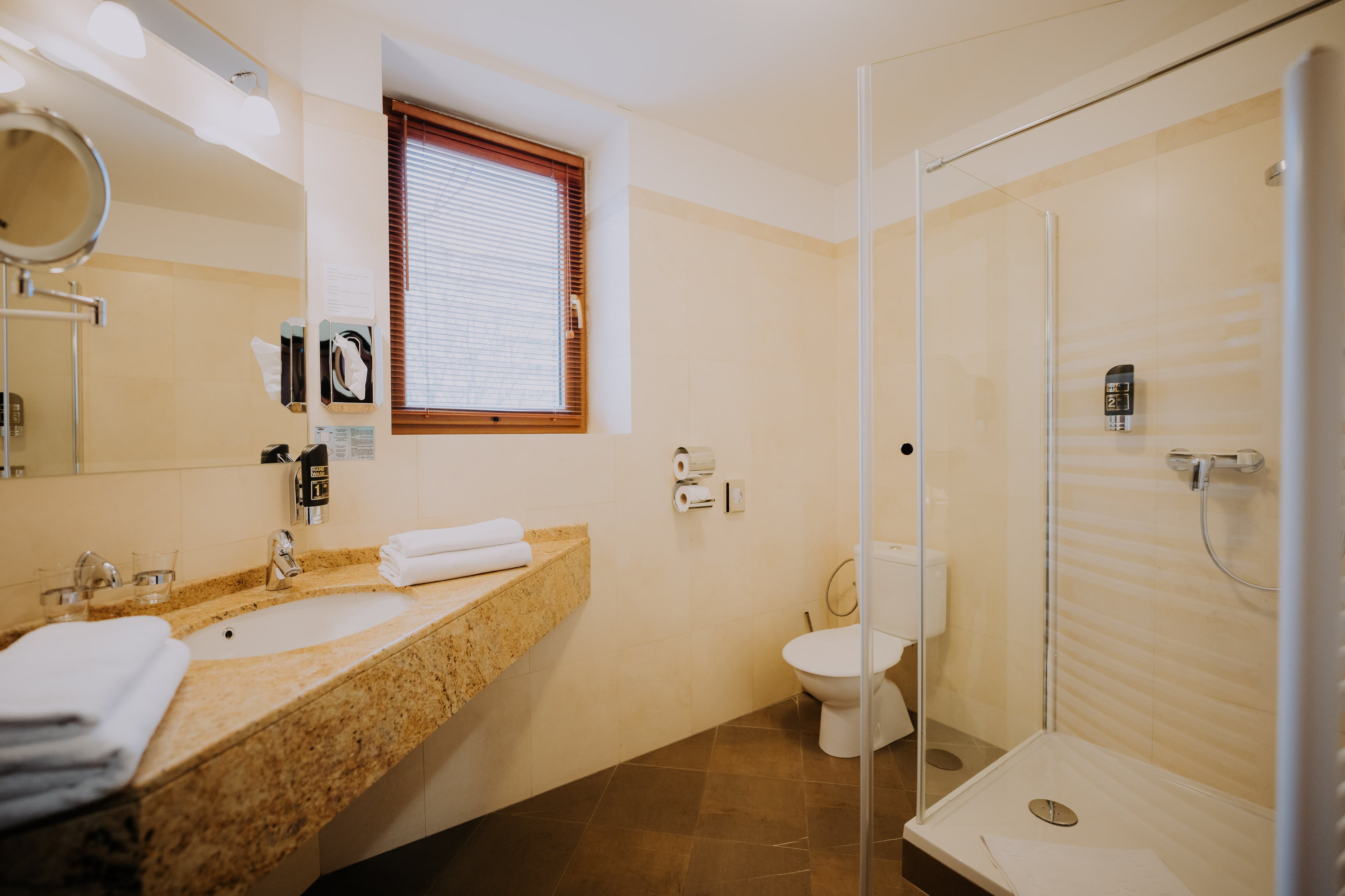 Standard room photo 2