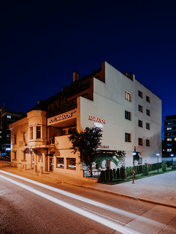 Hotel Maraton exterior at night
